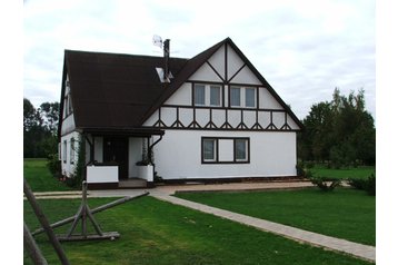 Letonia Privát Jauncode, Exterior